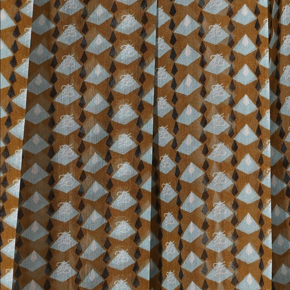 light silk chiffon dress .
 Includes:Bottom Dress , belt , 2 cufflinks - Picture 5 of 7